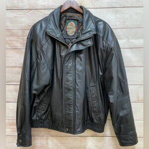 VINTAGE MEMBERS ONLY LEATHER JACKET IN BLACK